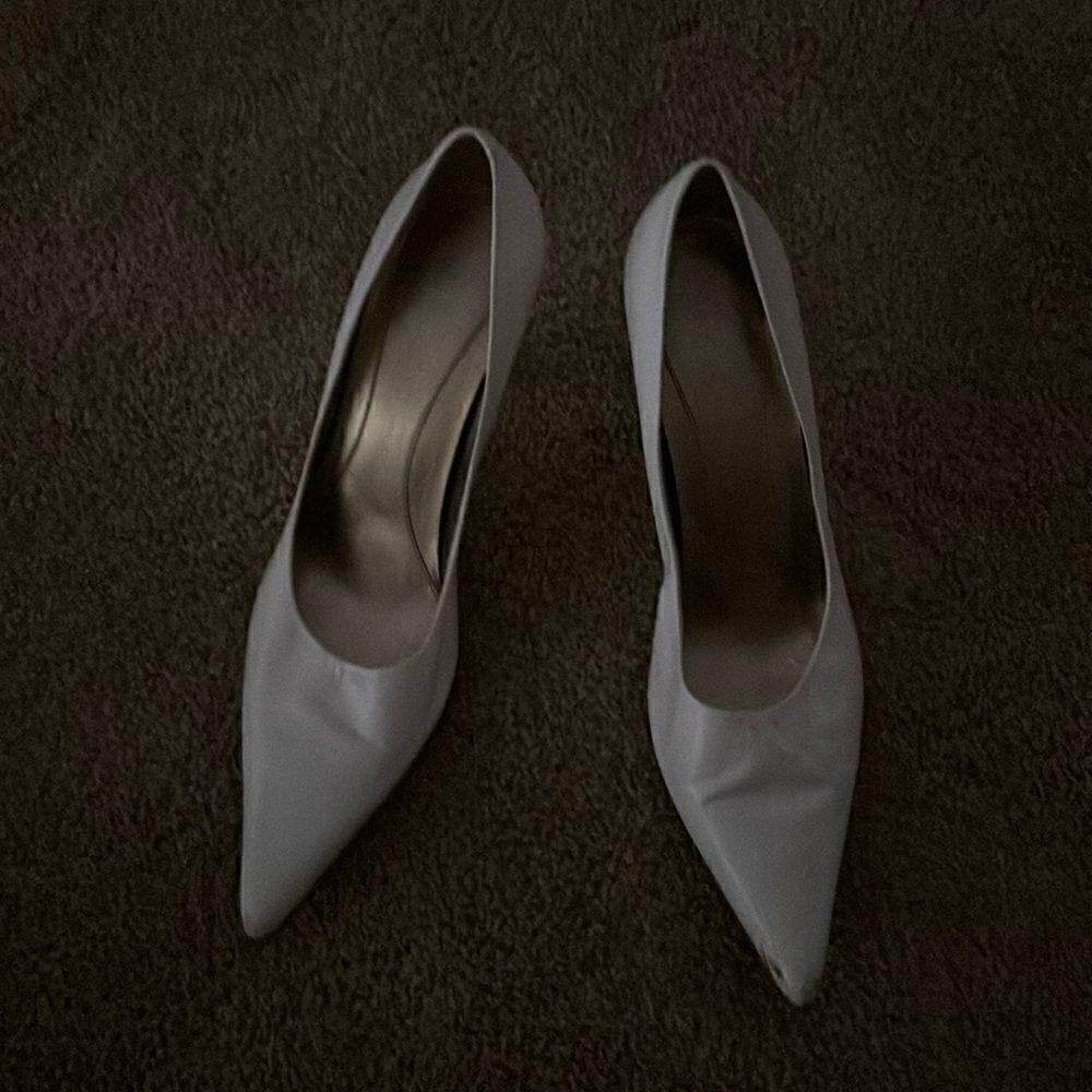 Nine West white leather pointy Doug heels sz 9 EUC